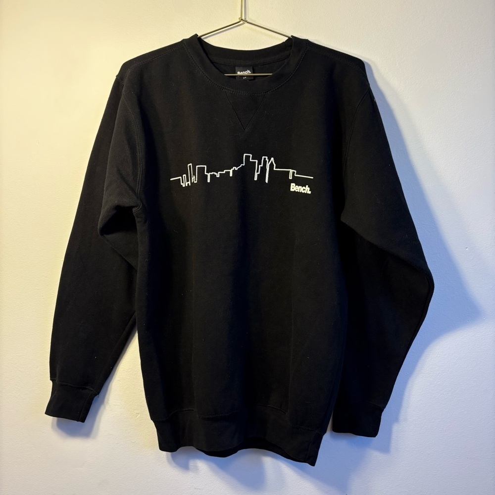 Bench Black Crewneck Sweatshirt Embroidered City Skyline Graphic Sweater Sz S.